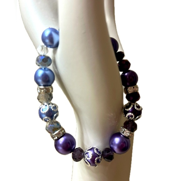 Fashion Beaded Stretch Bracelet (Blue & Multi-Purple Accented) - Picture 1 of 1